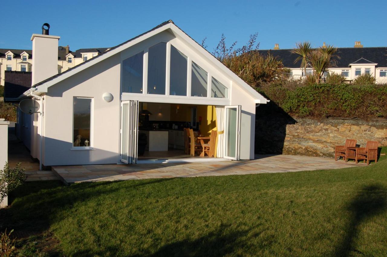 Beautiful, Modern Villa 5 Mins Walk From The Stunning Bay At Trearddur Holyhead Bagian luar foto
